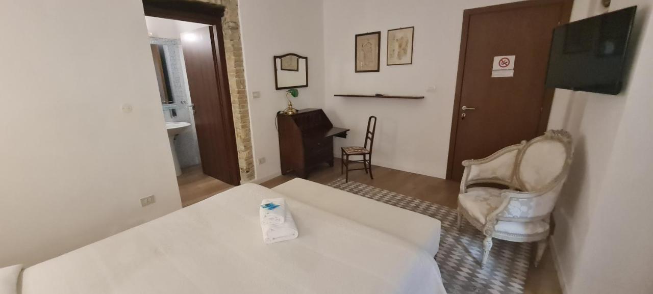 Beni Benius Hotel Cagliari Kültér fotó